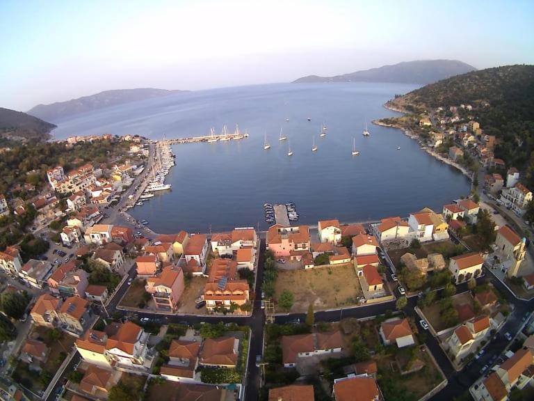 Dionisis Apartments Agia Efimia Bagian luar foto