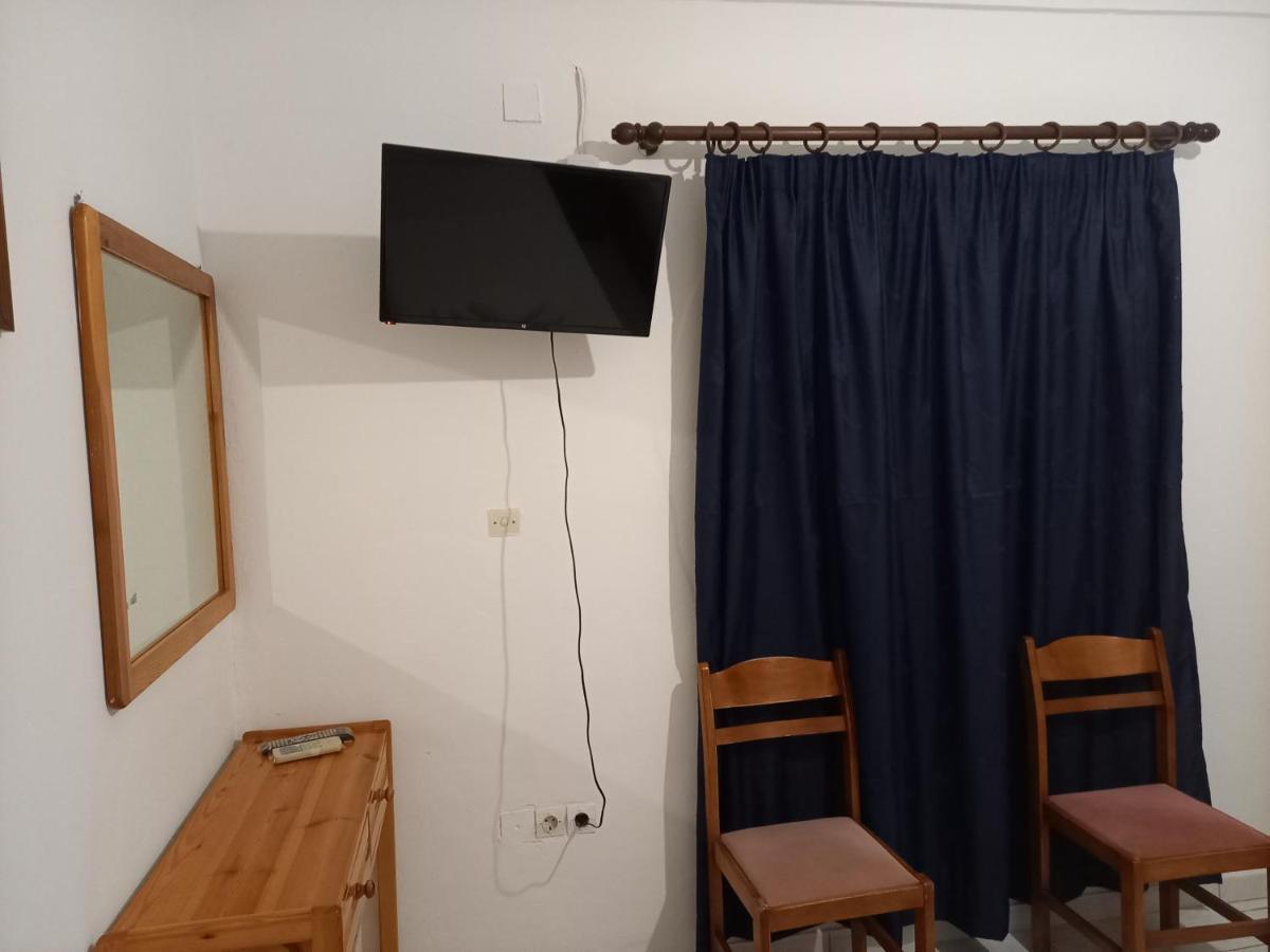 Dionisis Apartments Agia Efimia Bagian luar foto