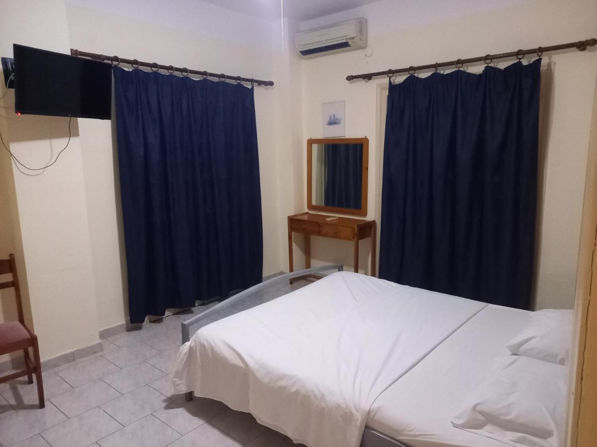 Dionisis Apartments Agia Efimia Bagian luar foto