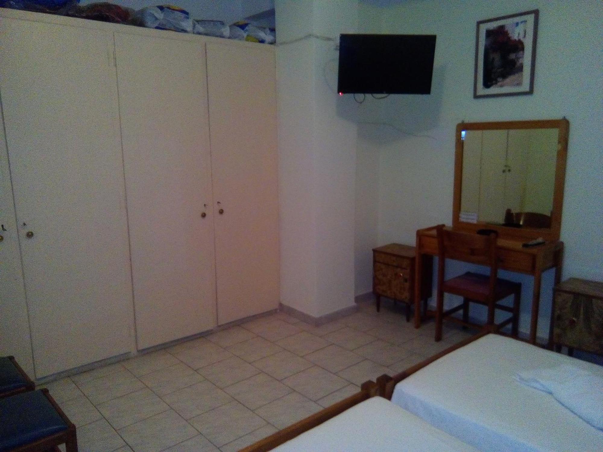 Dionisis Apartments Agia Efimia Bagian luar foto